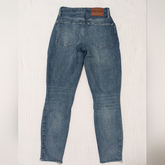 Lucky Bridgette Crop jeans - like new - Picture 8 of 9